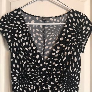 Sz 6 Muse Black and White Sleeveless Dress